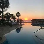 金星海滩酒店 Paphos